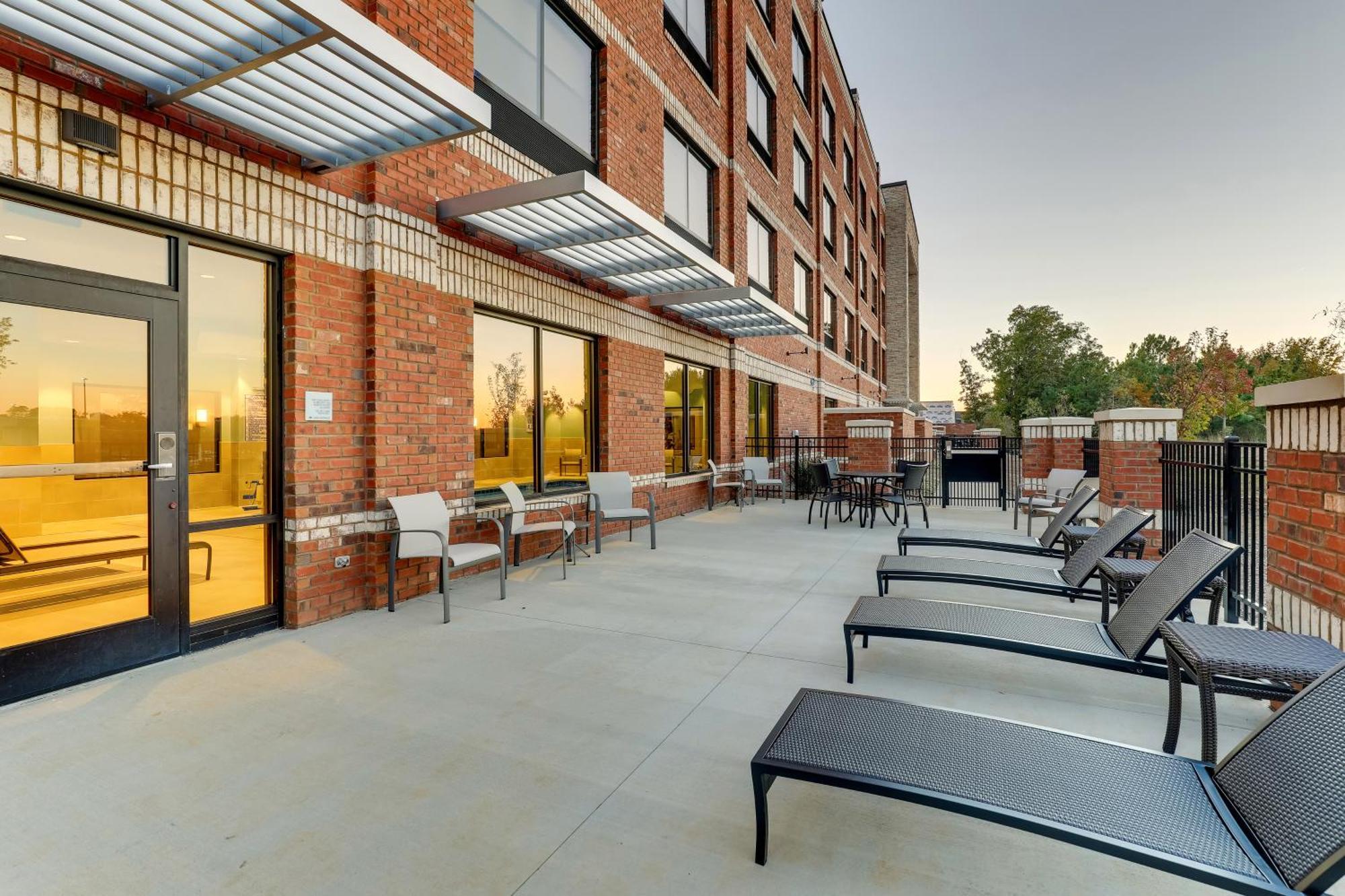 Holiday Inn Express Holly Springs - Raleigh Area By Ihg Exterior foto