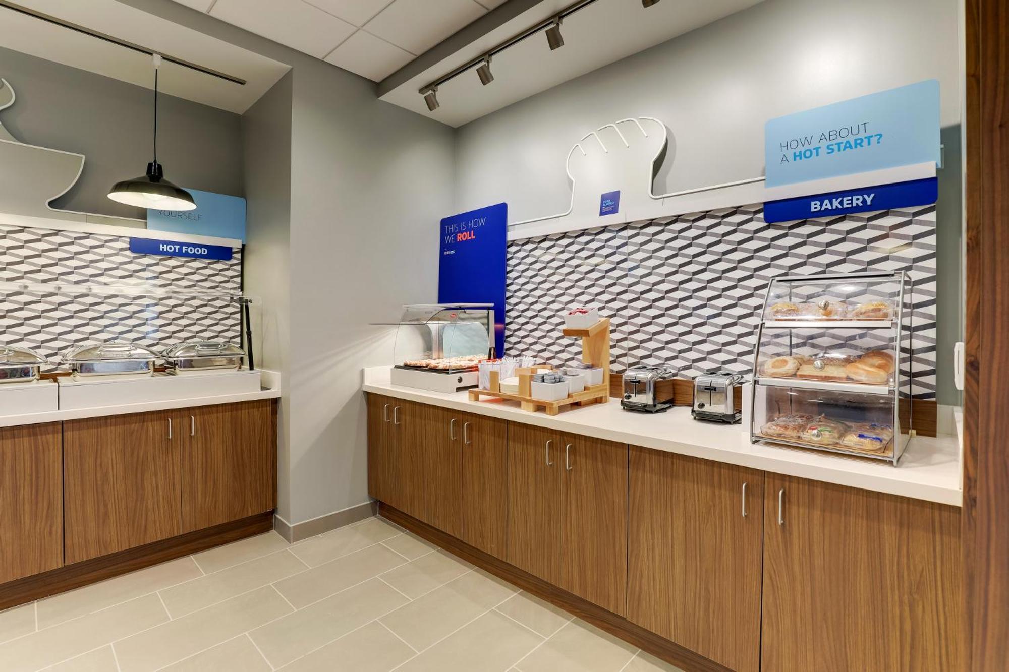 Holiday Inn Express Holly Springs - Raleigh Area By Ihg Exterior foto